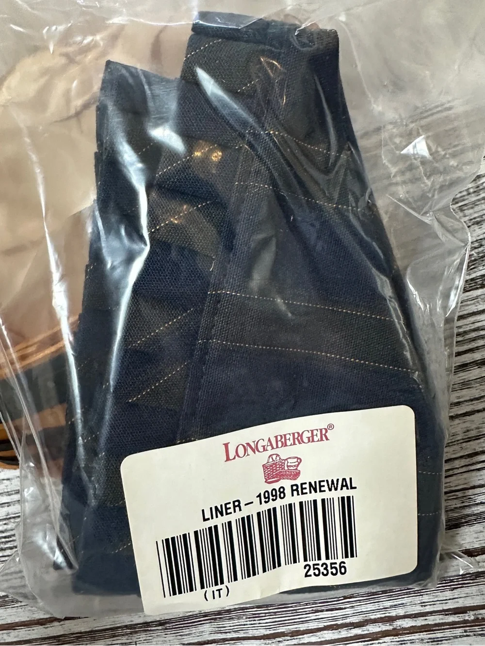 Longaberger 1998 Renewal Basket Collectors Chub New in Box